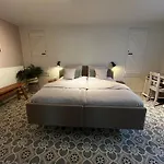 Rebel And Moon In Het Centrum B&B 3*