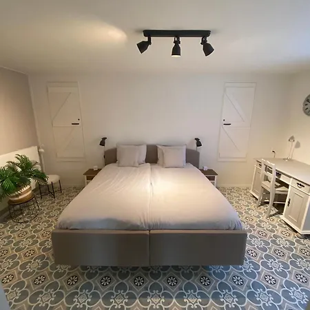 Bed & Breakfast B&B Appartement Rebel And Moon In Het Centrum Van Alblasserdam Alblasserdam
