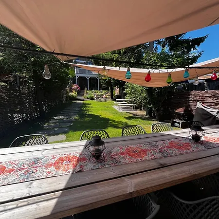 Bed & Breakfast Rebel And Moon In Het Centrum