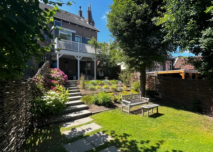 B&B Appartement Rebel And Moon In Het Centrum Van Alblasserdam Bed & Breakfast Alblasserdam