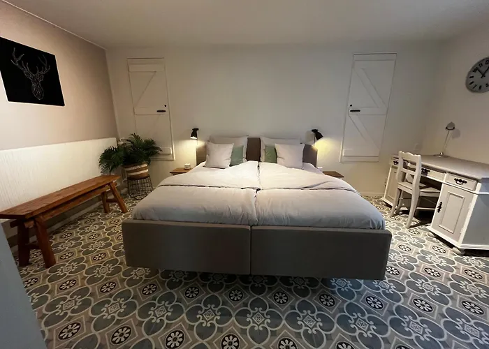 B&B Appartement Rebel And Moon In Het Centrum Van Alblasserdam Bed & Breakfast 3*